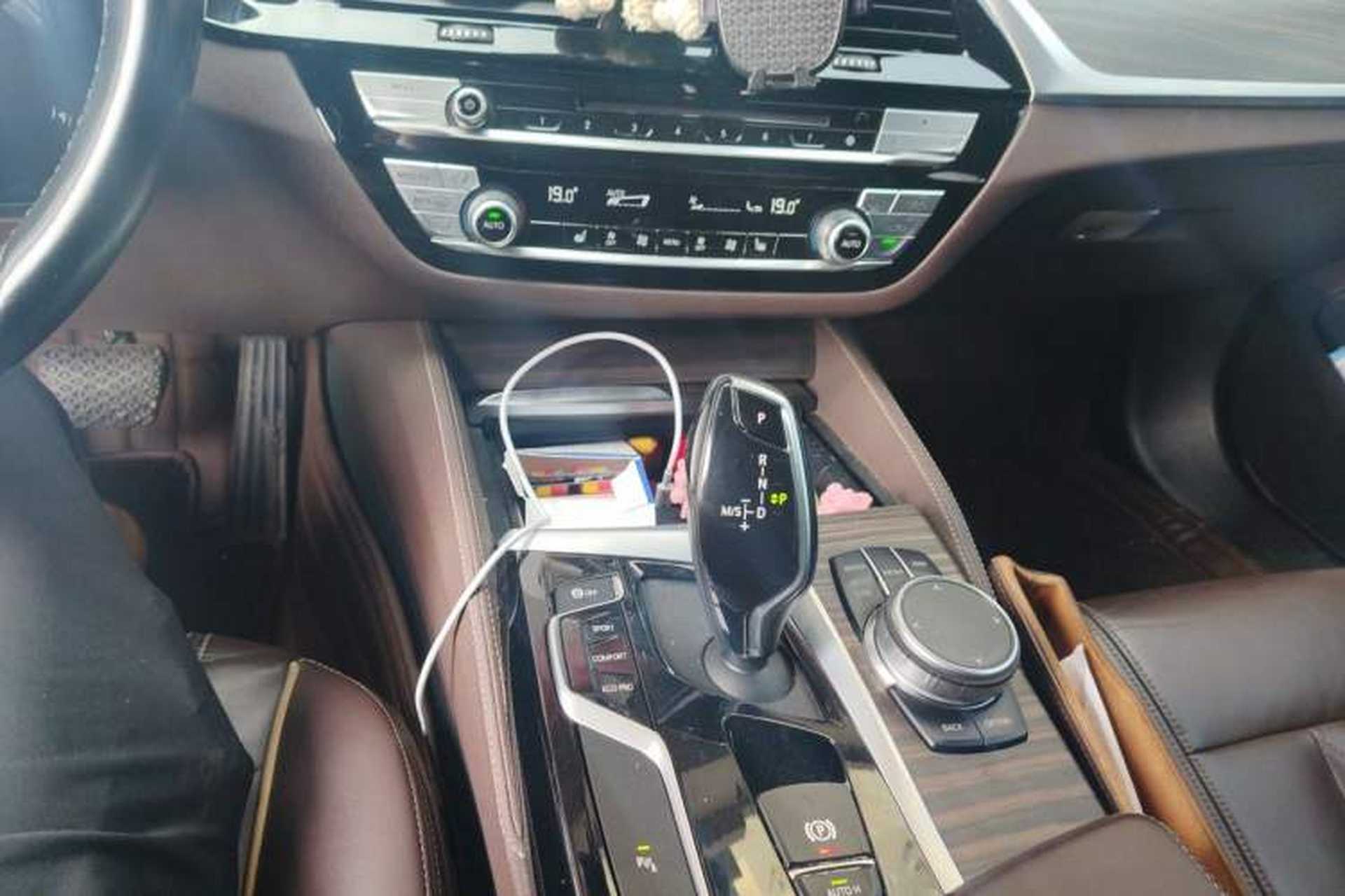 Used BMW 5 Series 2019 Facelifted 530Li Leading Edition Luxury Package Gear Lever