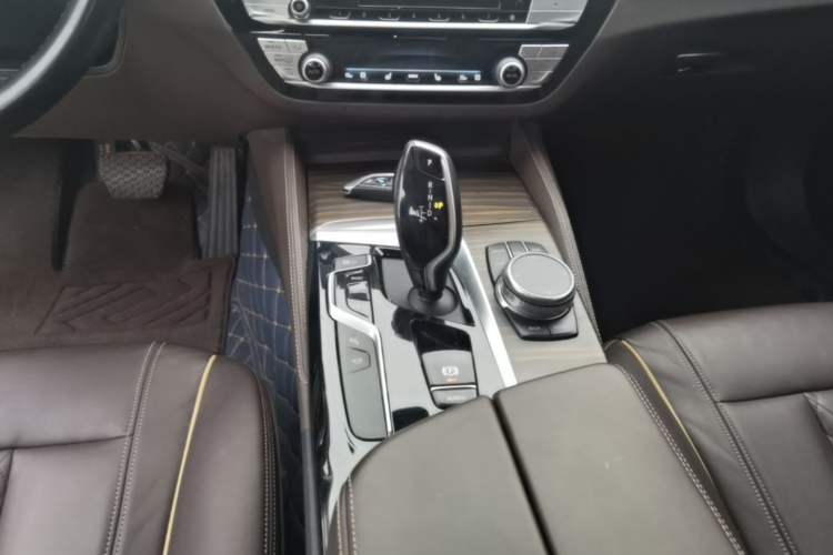 Used BMW 5 Series 2019 530Li Luxury Edition Premium Package Gear Lever