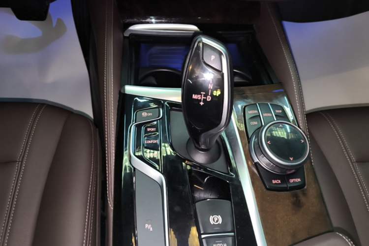 Used BMW 5 Series 2019 525Li Luxury Package Gear Lever