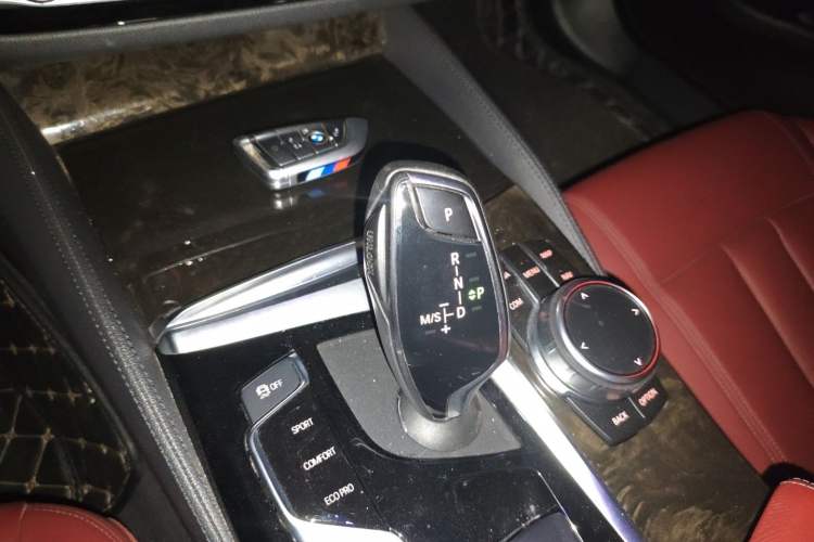 Used BMW 5 Series 2019 Facelifted 530Li Leading Edition M Sport Package Gear Lever