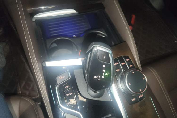 Used BMW 5 Series 2019 Facelifted 525Li Luxury Package Gear Lever