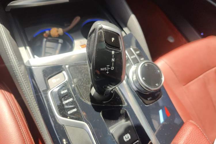 Used BMW 5 Series 2019 530Li Leading Model M Sport Package Gear Lever
