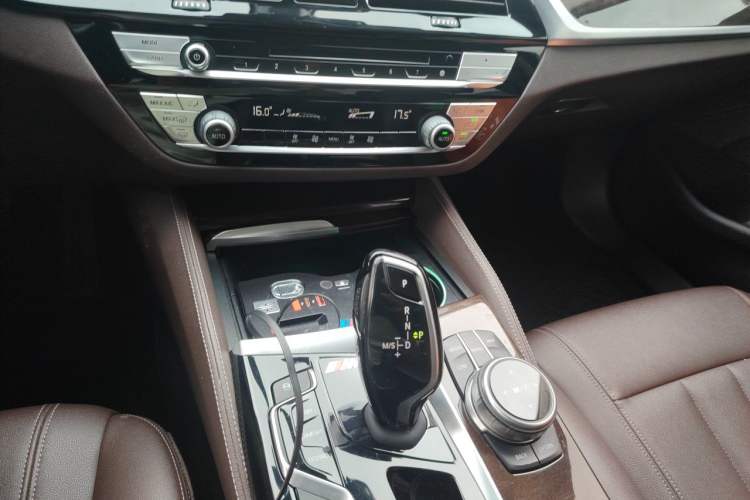 Used BMW 5 Series 2019 Facelifted 525Li Luxury Package Gear Lever