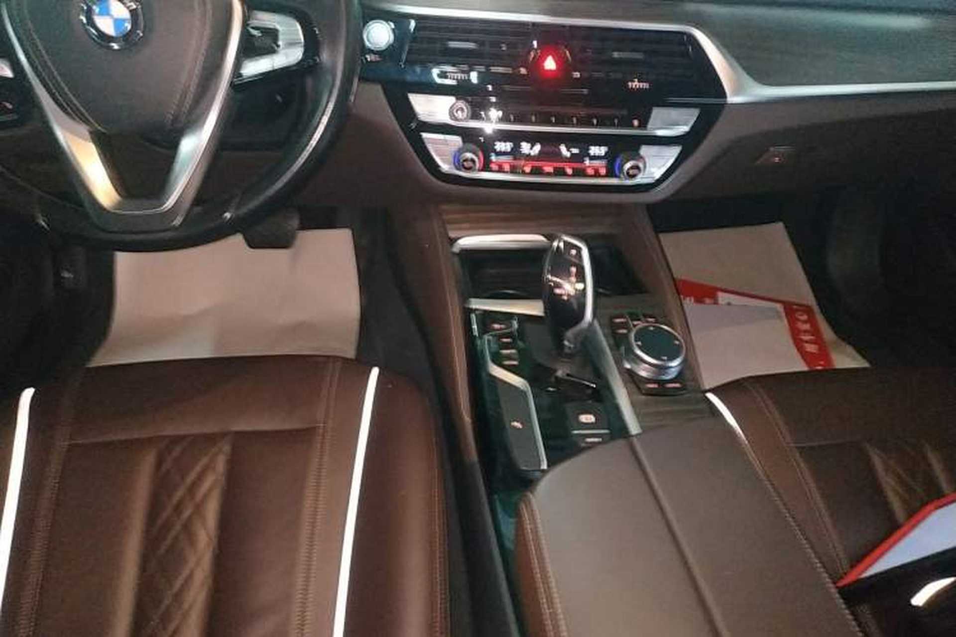 Used BMW 5 Series 2019 530Li xDrive Luxury Package Gear Lever