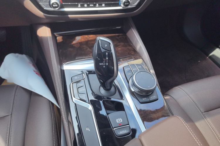 Used BMW 5 Series 2019 525Li Luxury Package Gear Lever