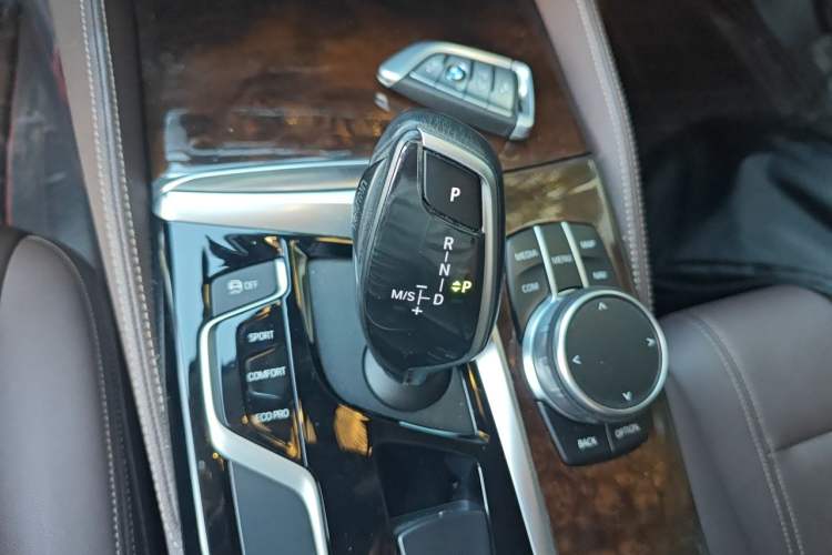 Used BMW 5 Series 2019 Facelifted 525Li Luxury Package Gear Lever