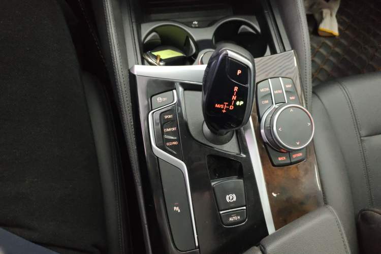 Used BMW 5 Series 2019 525Li Luxury Package Gear Lever