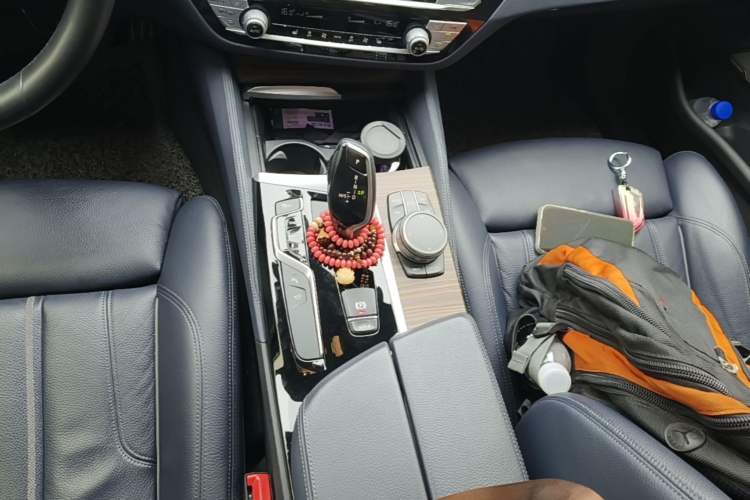 Used BMW 5 Series 2019 Facelifted 530i M Sport Package Gear Lever