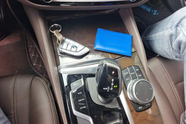 Used BMW 5 Series 2019 Facelifted 525Li Luxury Package Gear Lever
