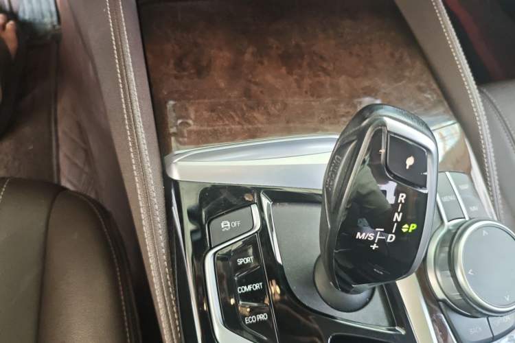 Used BMW 5 Series 2019 Facelifted 525Li Luxury Package Gear Lever
