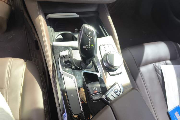 Used BMW 5 Series 2019 530Li Leading Model Luxury Package Gear Lever