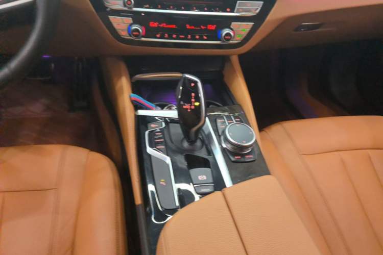 Used BMW 5 Series 2019 530Li Leading Model M Sport Package Gear Lever
