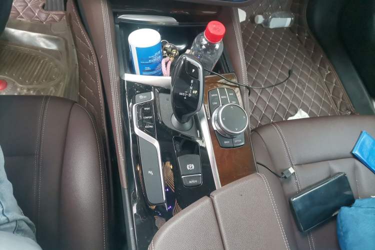Used BMW 5 Series 2019 525Li Luxury Package Gear Lever