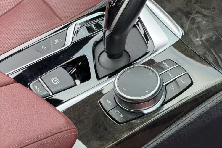 Used BMW 5 Series 2019 530Li Luxury Edition M Sport Package Gear Lever