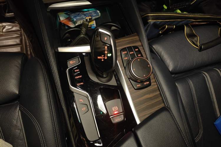 Used BMW 5 Series 2019 530i M Sport Package Gear Lever