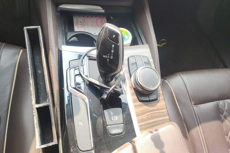 Used BMW 5 Series 2019 530Li Leading Model Luxury Package Gear Lever