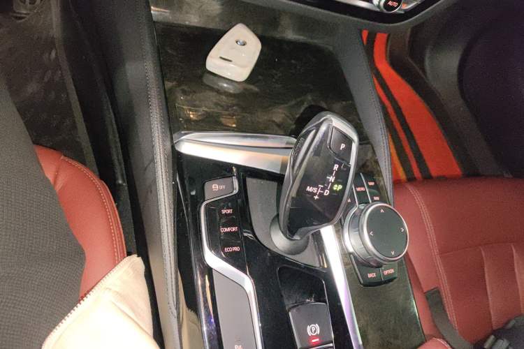 Used BMW 5 Series 2019 Facelifted 530Li Leading Edition M Sport Package Gear Lever