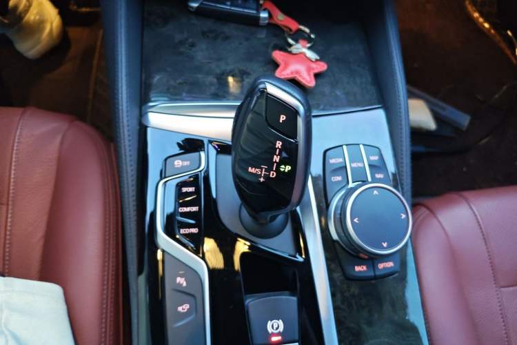 Used BMW 5 Series 2019 Restyled 530Li Luxury Edition M Sport Package Gear Lever