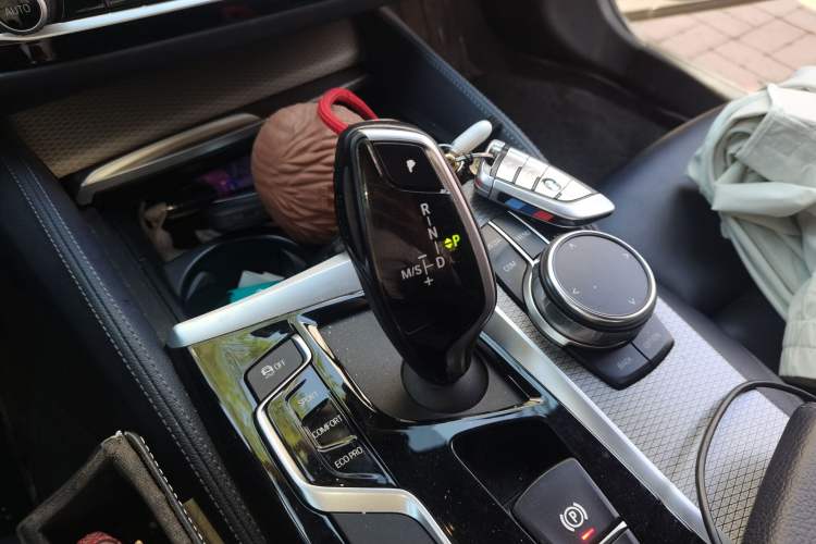 Used BMW 5 Series 2019 525i M Sport Package Gear Lever