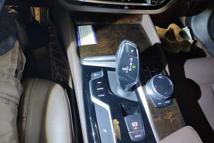Used BMW 5 Series 2019 525Li Luxury Package Gear Lever