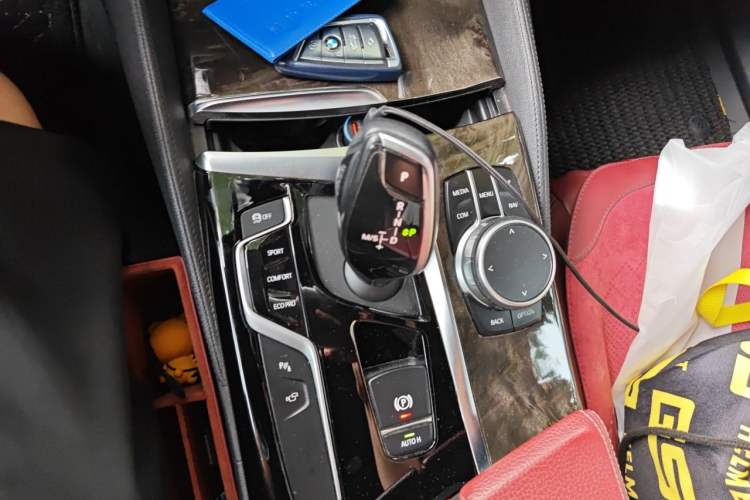 Used BMW 5 Series 2019 Restyled 530Li Luxury Edition M Sport Package Gear Lever