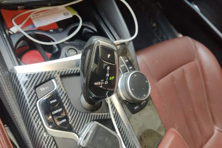 Used BMW 5 Series 2019 Facelifted 530Li Leading Edition M Sport Package Gear Lever
