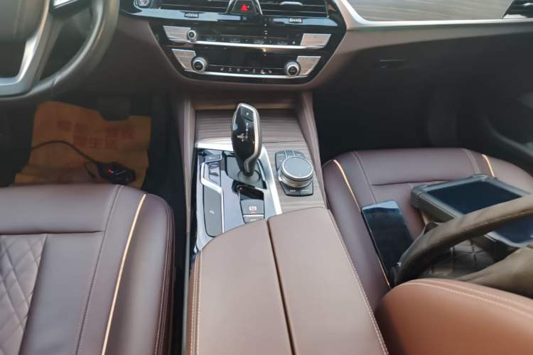 Used BMW 5 Series 2019 Facelifted 530Li Leading Edition Luxury Package Gear Lever