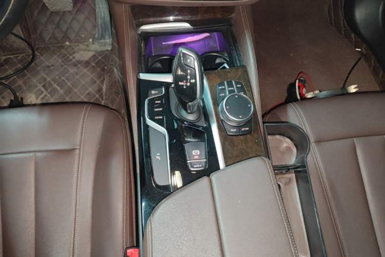 Used BMW 5 Series 2019 525Li Luxury Package Gear Lever