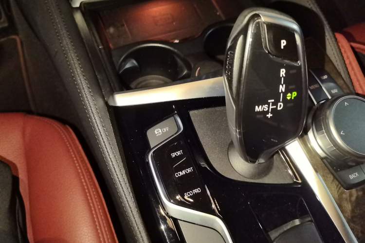 Used BMW 5 Series 2019 Facelifted 530Li Leading Edition M Sport Package Gear Lever