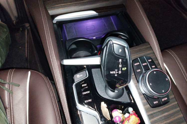 Used BMW 5 Series 2019 530Li Leading Model Luxury Package Gear Lever