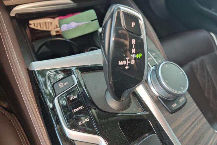 Used BMW 5 Series 2019 Facelifted 530Li Leading Edition M Sport Package Gear Lever