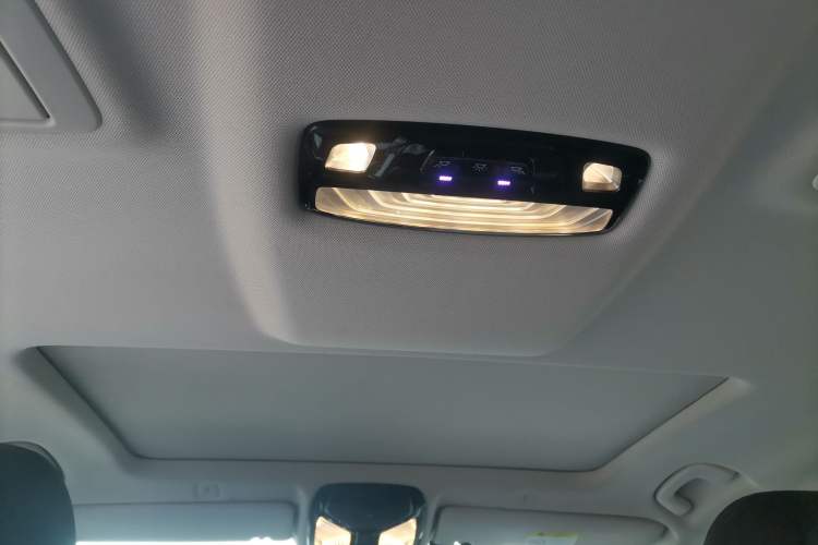 Used BMW 5 Series 2019 525Li Luxury Package Headliner