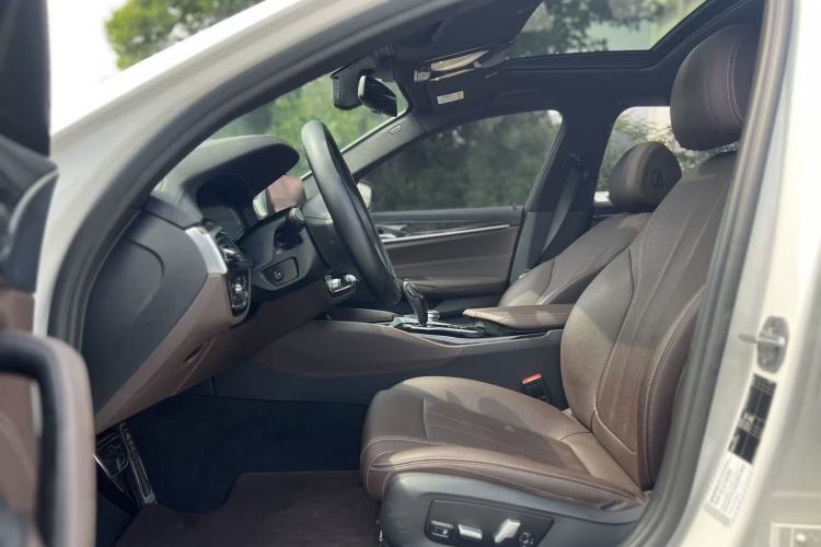 Used BMW 5 Series 2019 525Li M Sport Package Interior 1