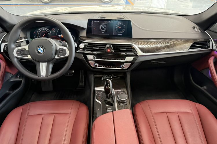 Used BMW 5 Series 2019 Facelifted 530Li Leading Edition M Sport Package Interior 1