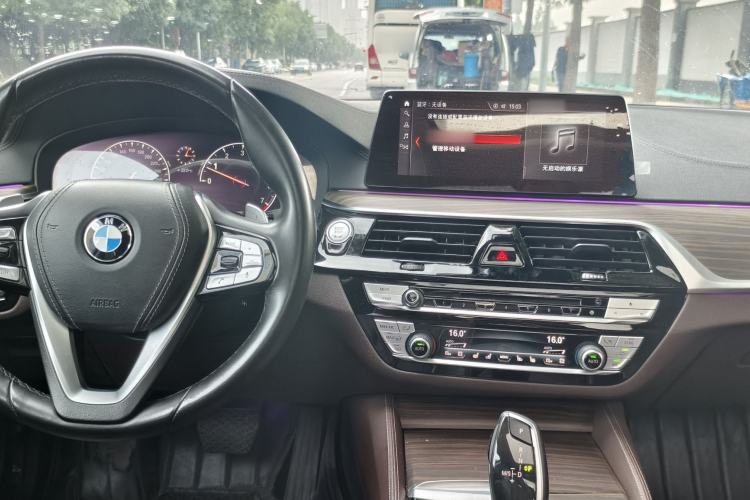 Used BMW 5 Series 2019 Facelifted 530Li Luxury Edition Premium Package Interior 10