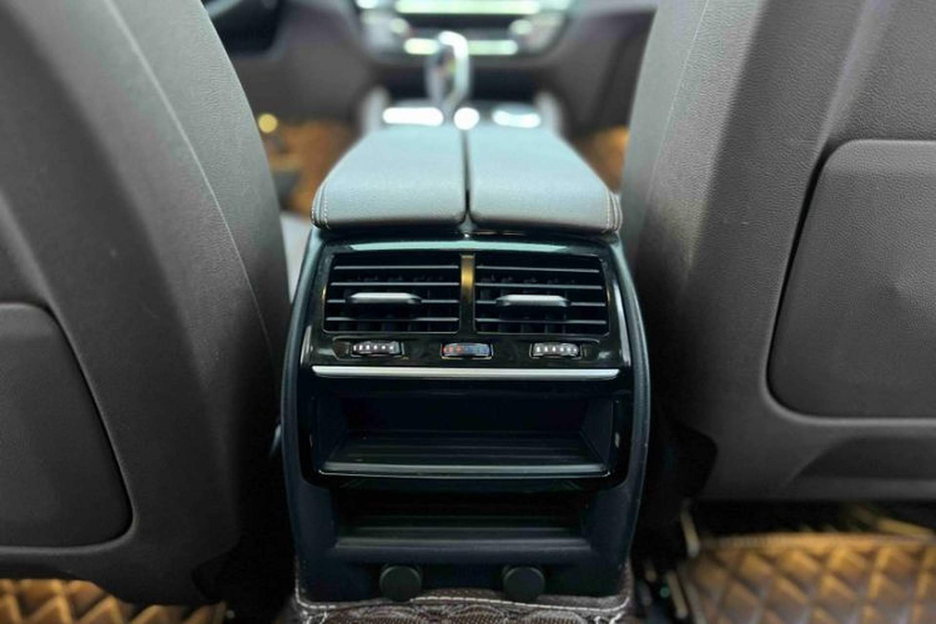 Used BMW 5 Series 2019 Facelifted 525Li Luxury Package Interior 11