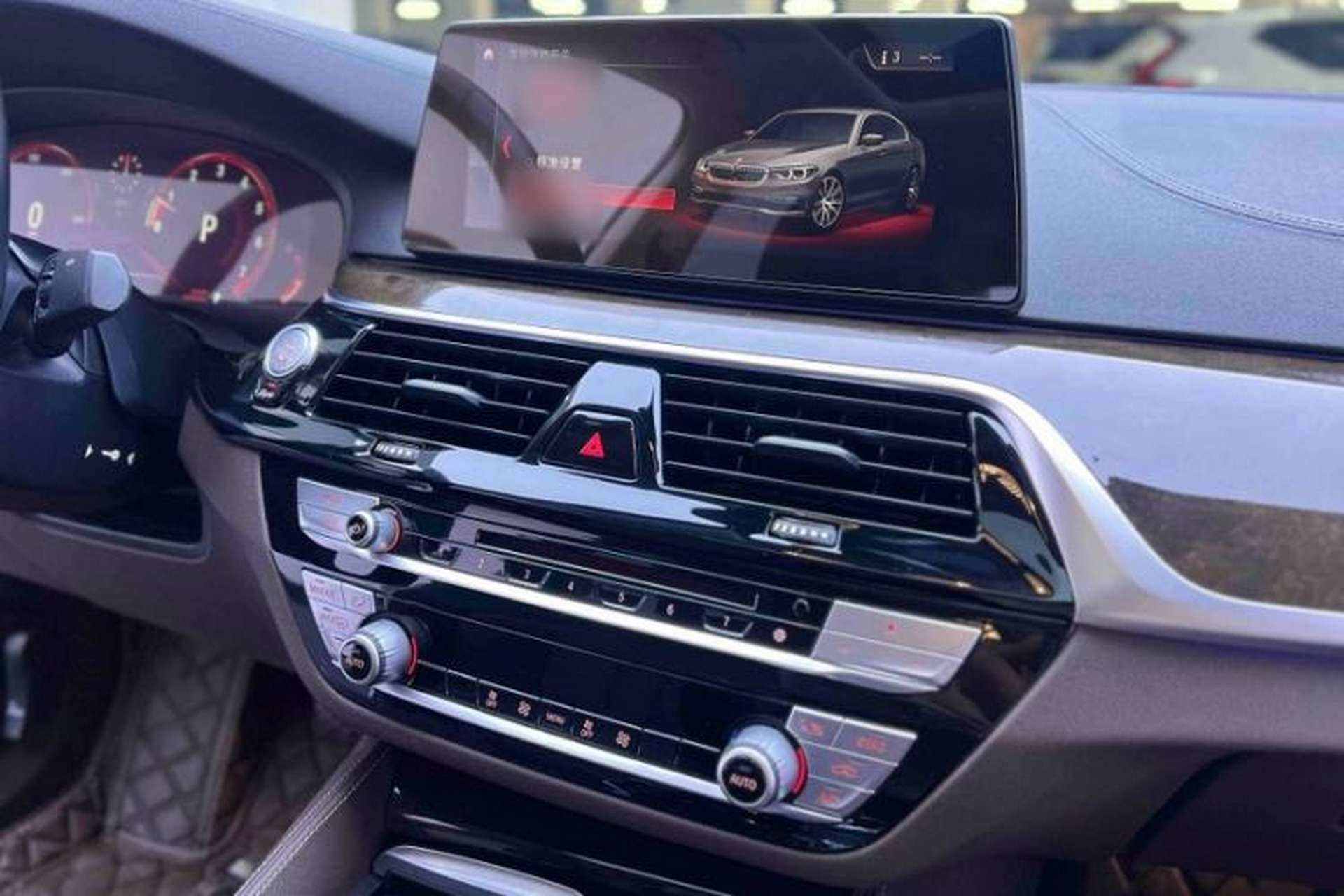 Used BMW 5 Series 2019 Facelifted 525Li Luxury Package Interior 12