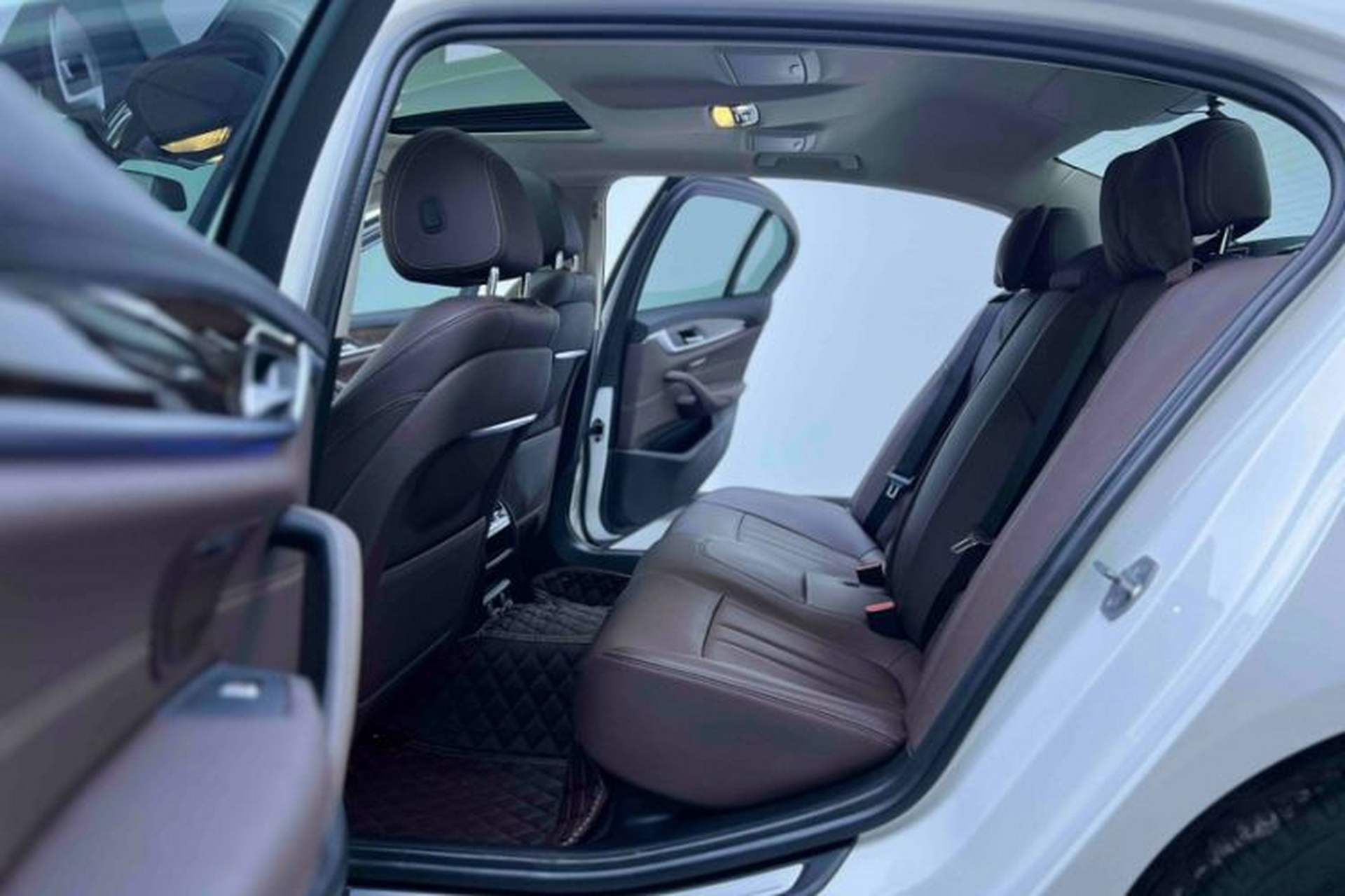 Used BMW 5 Series 2019 Facelifted 525Li Luxury Package Interior 2