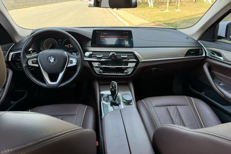 Used BMW 5 Series 2019 530Li xDrive Luxury Package Interior 2