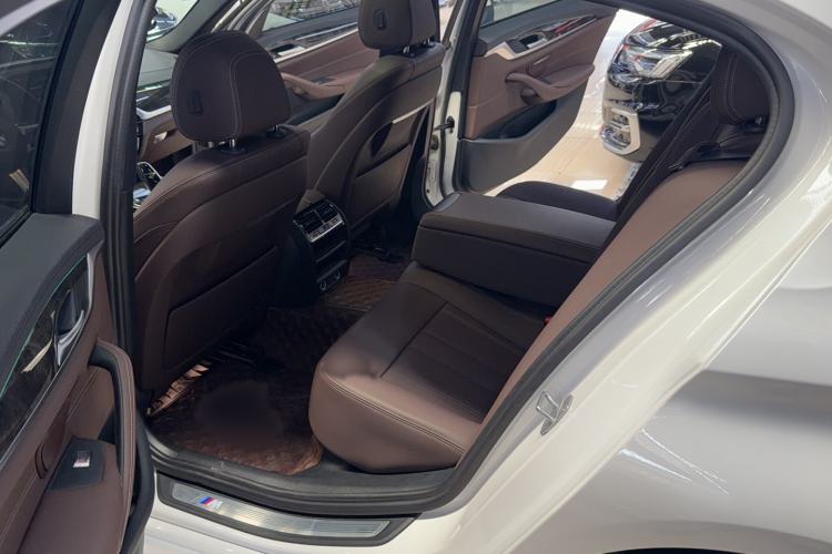 Used BMW 5 Series 2019 525Li M Sport Package Interior 2