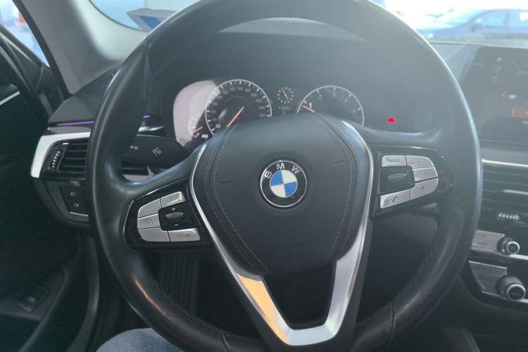 Used BMW 5 Series 2019 525Li Luxury Package Interior 2