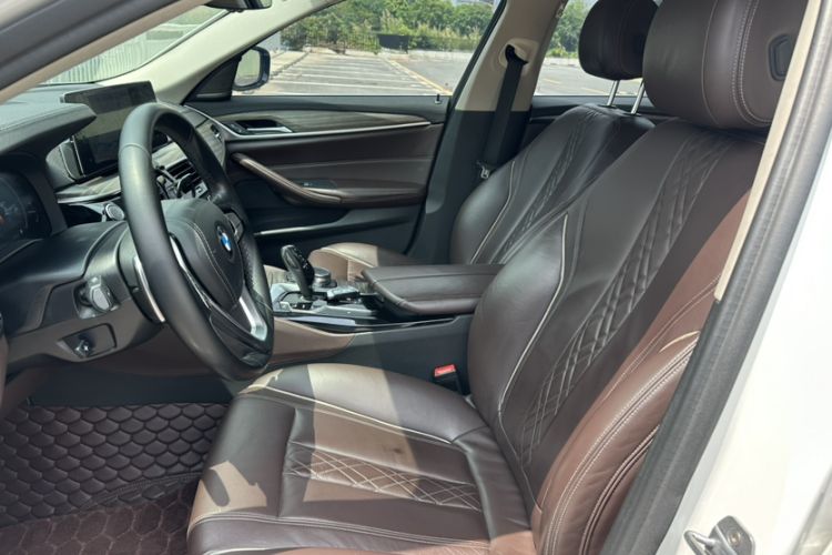 Used BMW 5 Series 2019 530Li Leading Model Luxury Package Interior 2