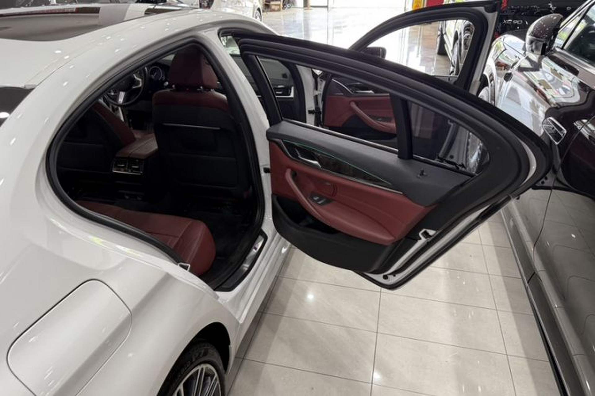 Used BMW 5 Series 2019 530Li Leading Model M Sport Package Interior 2