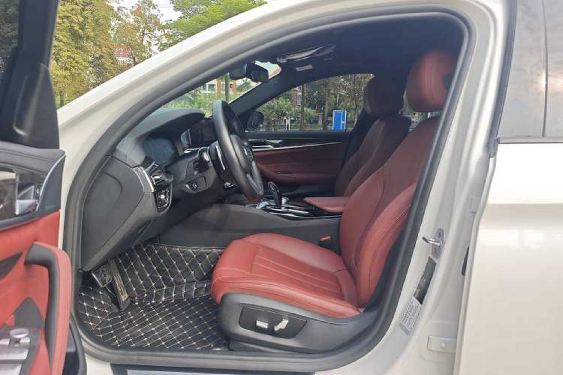 Used BMW 5 Series 2019 530Li Leading Model M Sport Package Interior 2