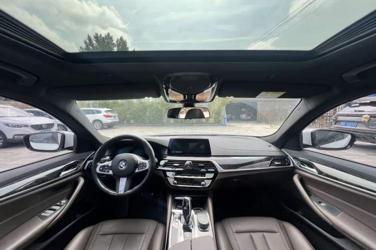 Used BMW 5 Series 2019 525Li M Sport Package Interior 3