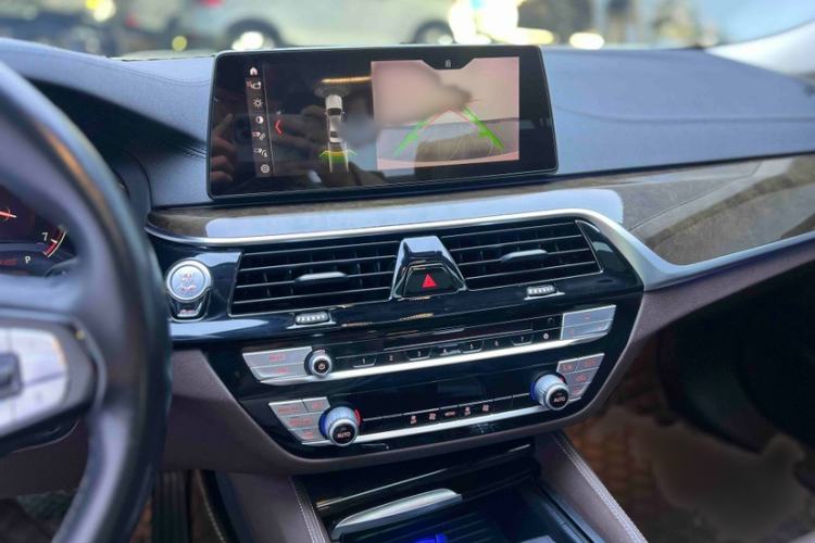Used BMW 5 Series 2019 Facelifted 525Li Luxury Package Interior 3