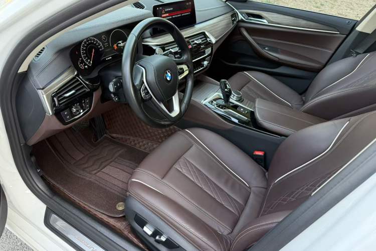 Used BMW 5 Series 2019 530Li xDrive Luxury Package Interior 3