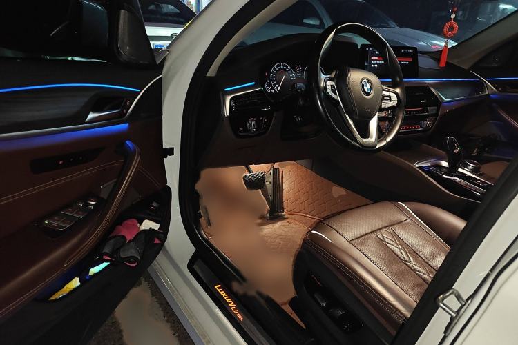 Used BMW 5 Series 2019 Facelifted 530Li Luxury Edition Premium Package Interior 3