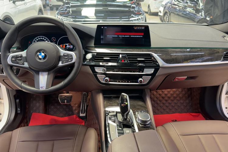 Used BMW 5 Series 2019 525Li M Sport Package Interior 3