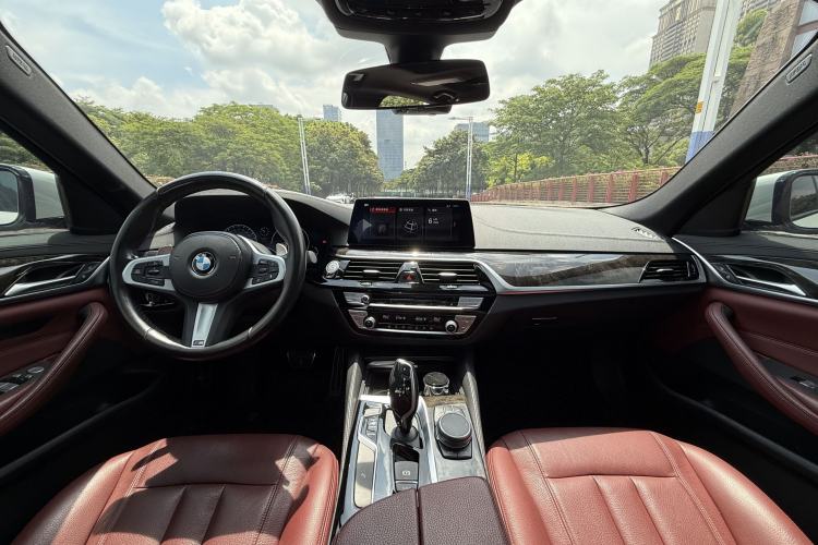 Used BMW 5 Series 2019 530Li xDrive M Sport Package Interior 3